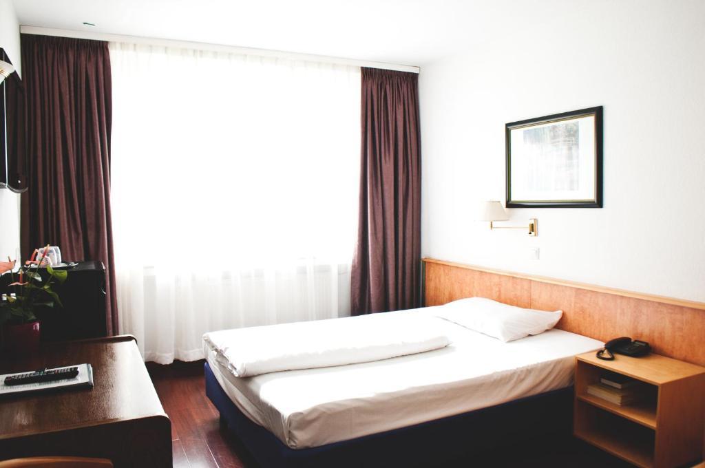 Rugs Hotel Duesseldorf Pokój zdjęcie